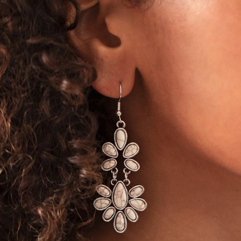 Paparazzi Jewelry Accessories - Cactus Cruise - White Earrings - Vintage